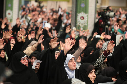 تصاویر/ دیدار هزاران نفر از مداحان و شاعران اهل‌بیت‌ علیهم‌‌السلام با رهبر معظم انقلاب