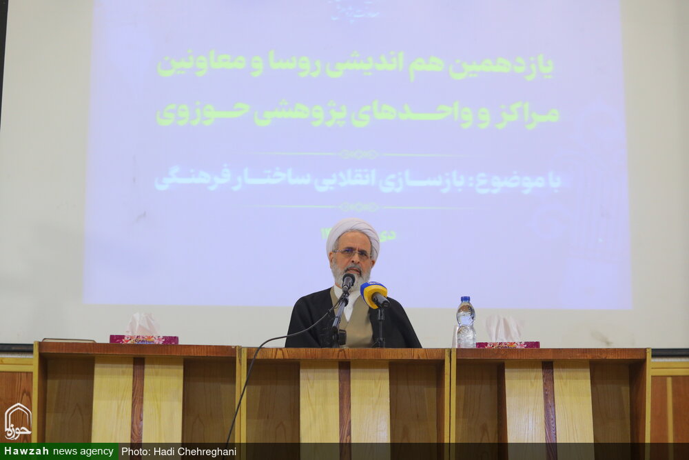 تاکید آیتالله اعرافی بر گشودن گرههای ذهنی جوانان / حوزه در خلأهای فرهنگی هم مطالبهگر است و هم پاسخگو / حضرت زهرا (س) مرجعیت معرفتی و دانشی داشتند
