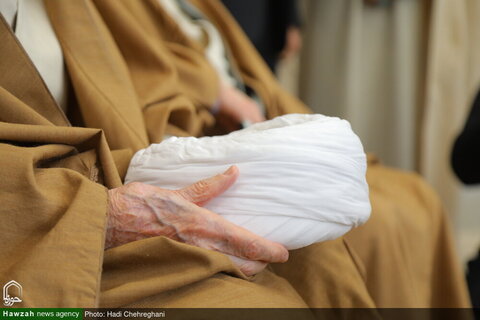 Photos/Cérémonie du turban à l'occasion de l'anniversaire de la naissance de Hazrat Zahra (PSL)