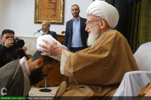 Photos/Cérémonie du turban à l'occasion de l'anniversaire de la naissance de Hazrat Zahra (PSL)