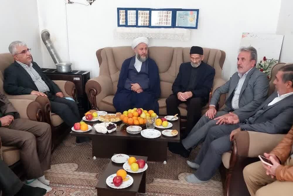 دیدار امام جمعه آران و بیدگل با خانواده شهیدان اربابی و قاسمپور