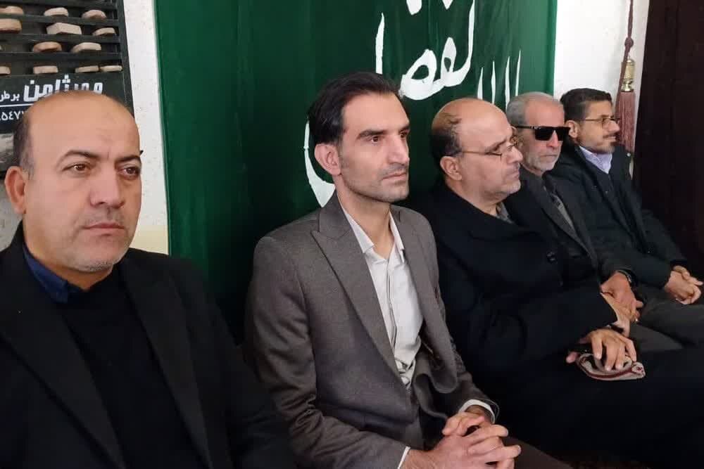 زنگ حماسه و ایثار در مدرسه شهید روحی شهر نوشآباد نواخته شد