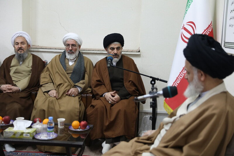 بنیانهای اعتقادی جوانان را از اعتقادات موروثی به بنیان مرصوص تبدیل کنیم / ضرورت ارتباط مداوم ائمه جمعه با نوجوانان و جوانان