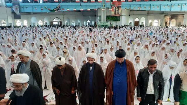 جشن تکلیف ۲ هزار نفری دانش آموزان دختر آملی برگزار شد