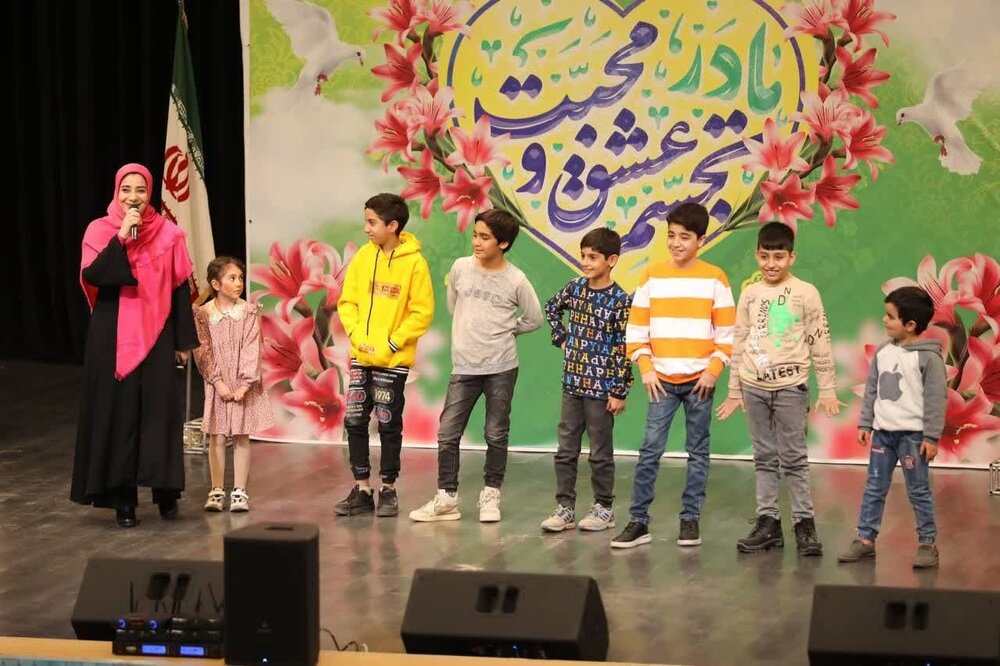 خانوادههای کارکنان ارتش، مهمان ویژه برنامه «برای مـادرم» شدند