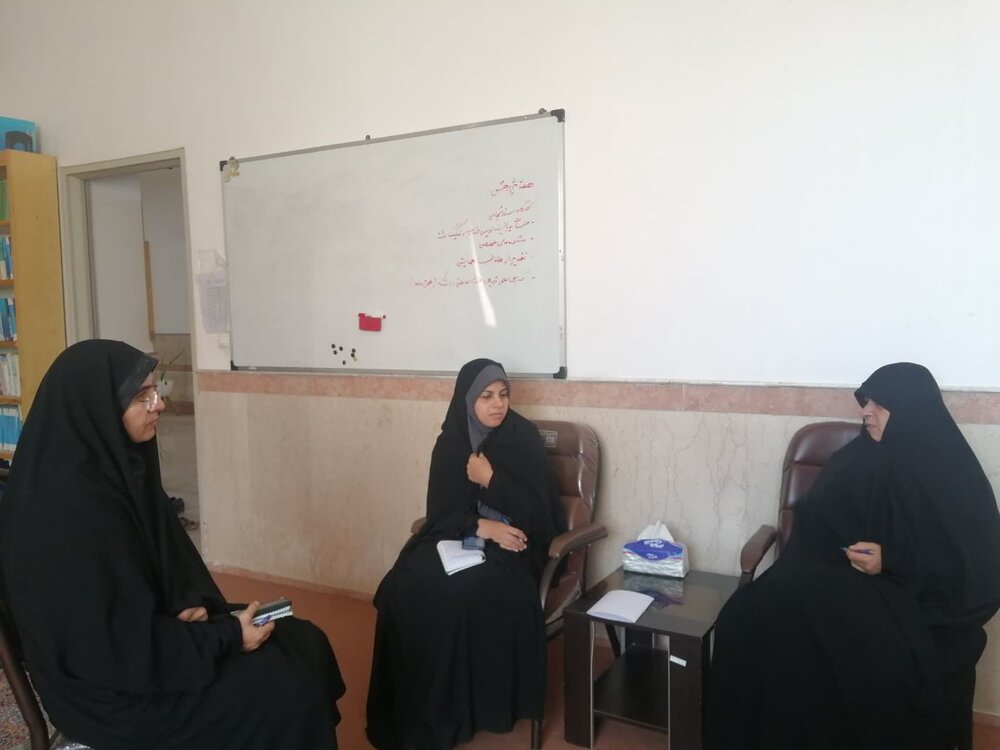 تواضع سبب رشد انسان میشود