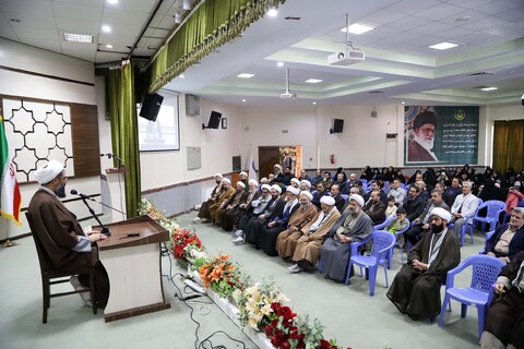 تصاویر / تجلیل از همسران ائمه جمعه و مسئولین ستادهای نماز جمعه استان همدان