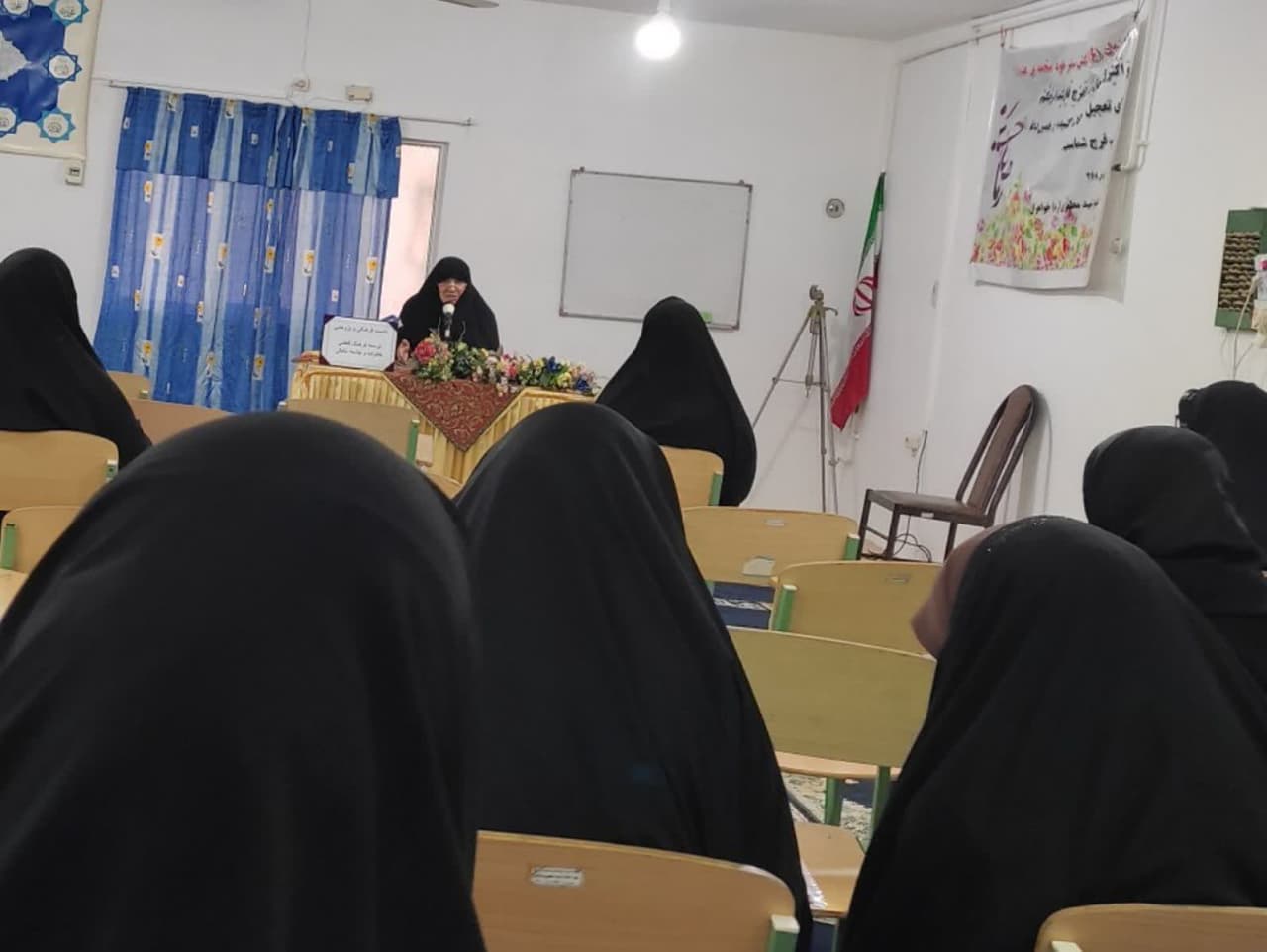 زنان جامعه برای داشتن خانواده و جامعه متعالی، حضرت زهرا(س) را الگو قرار دهند