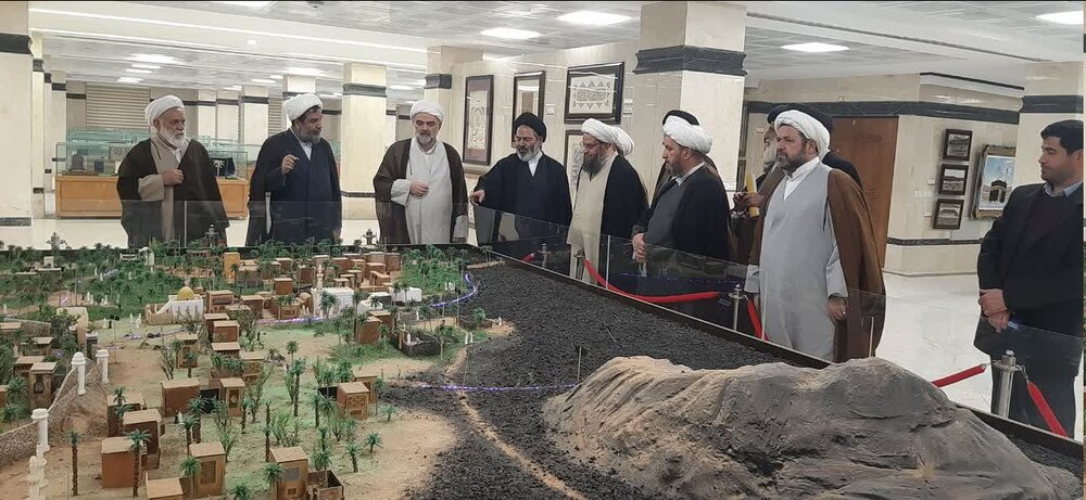 इमामों के फरमानों में, हज के बारे में नियमों और अहकामों की व्यापकता देखी जा सकती है