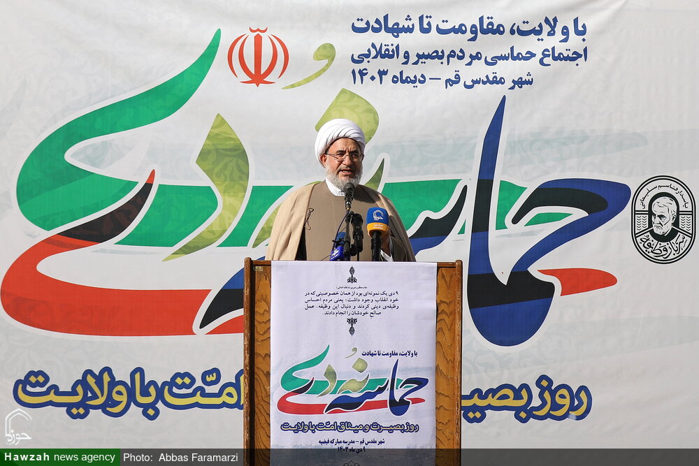 ملت ایران اجازه نمی دهد نفوذیها با سرنوشت کشور بازی کنند / برای حفظ عزت و استقلال جان می دهیم