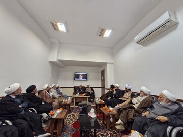 تصاویر/ نشست بصیرتی مدیران مدارس حوزه علمیه قم