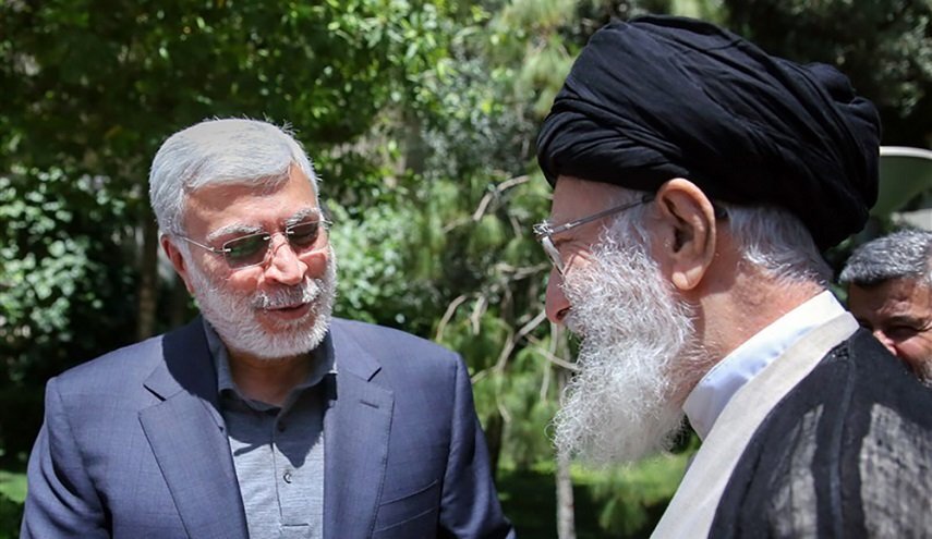 قائد الثورة يستقبل عائلة الشهيد أبي مهدي المهندس قائد الثورة يستقبل عائلة الشهيد أبي مهدي المهندس