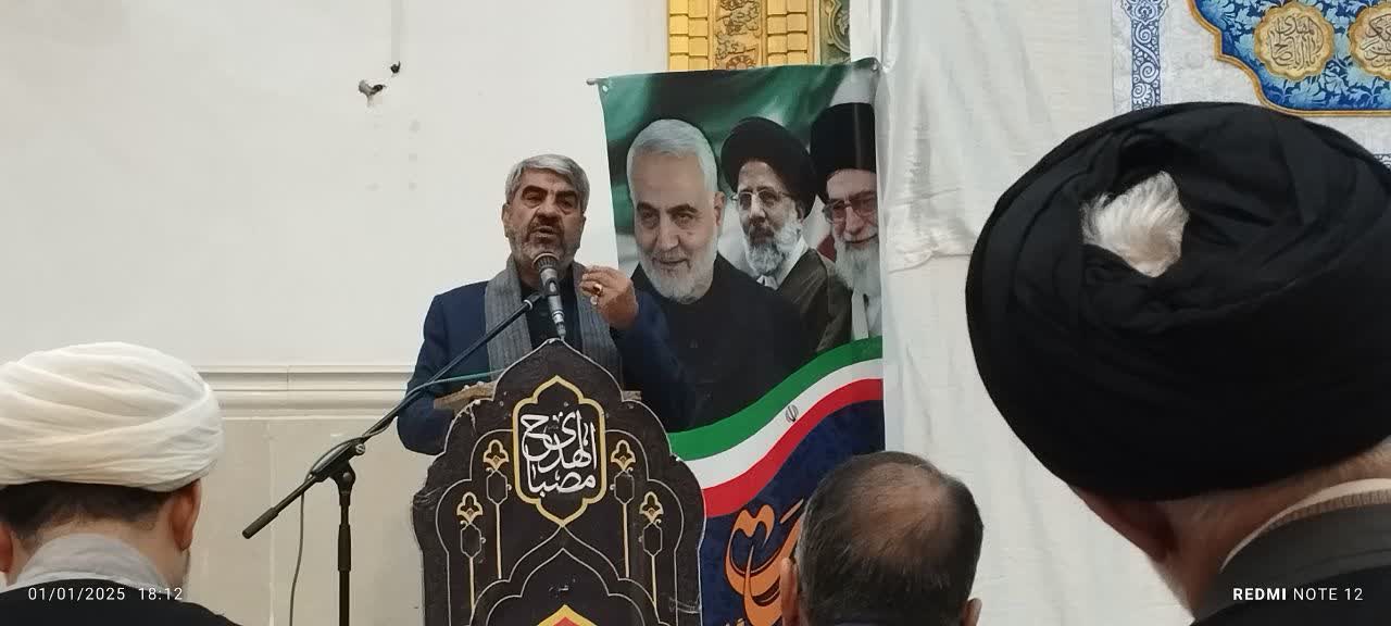 مکتب شهید سلیمانی مکتب سربازی انقلاب اسلامی است/ چرا برخی مسئولین این حقیقت را متوجه نمی‌شوند