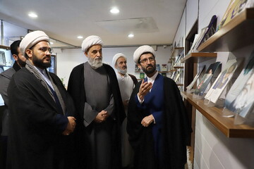 تصاویر/ بازدید رئیس پژوهشگاه قرآن و حدیث از مرکز رسانه و فضای مجازی حوزه‌