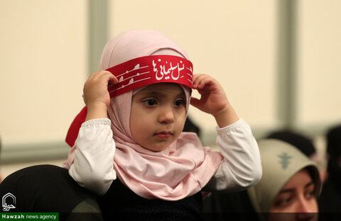 Photos/ Rencontre de groupe des familles des martyrs qui ont défendu le sanctuaire et le front de résistance, avec le leader de la révolution