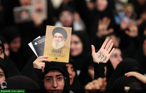 Photos/ Rencontre de groupe des familles des martyrs qui ont défendu le sanctuaire et le front de résistance, avec le leader de la révolution
