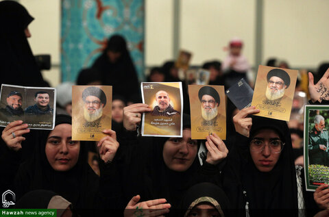 Photos/ Rencontre de groupe des familles des martyrs qui ont défendu le sanctuaire et le front de résistance, avec le leader de la révolution