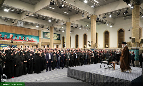 Photos/ Rencontre de groupe des familles des martyrs qui ont défendu le sanctuaire et le front de résistance, avec le leader de la révolution
