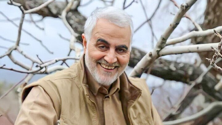 شهید سلیمانی مدافع حق تا مرز شهادت بود