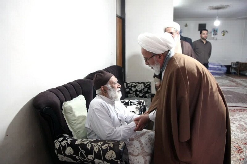 دیدار نماینده ولی‌ فقیه در استان با علمای پیشکسوت شهر کرمانشاه