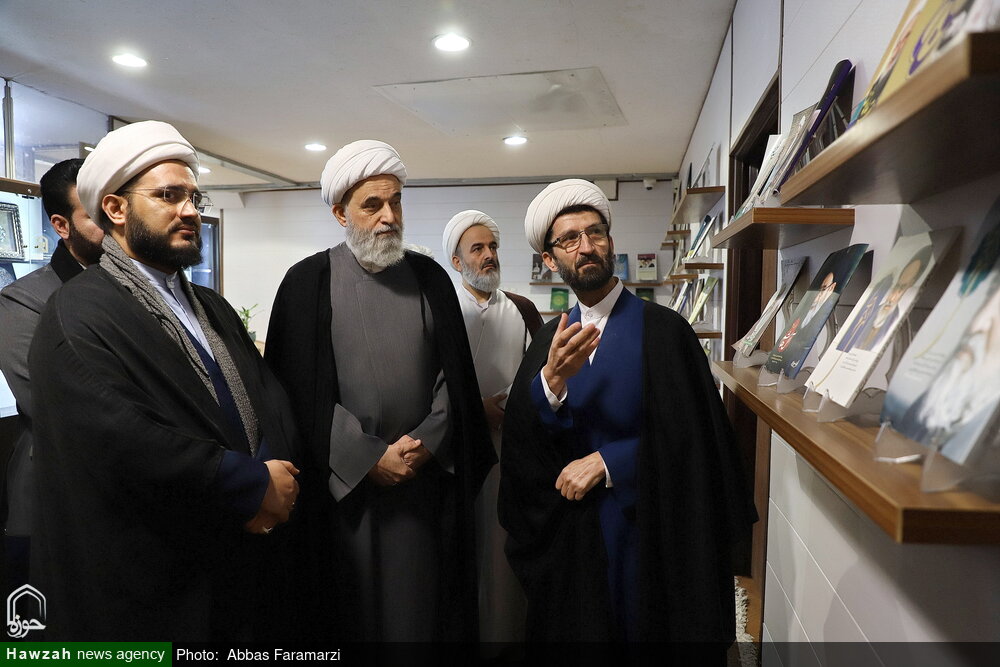 تصاویر/ بازدید رئیس پژوهشگاه قرآن و حدیث از مرکز رسانه و فضای مجازی حوزه‌