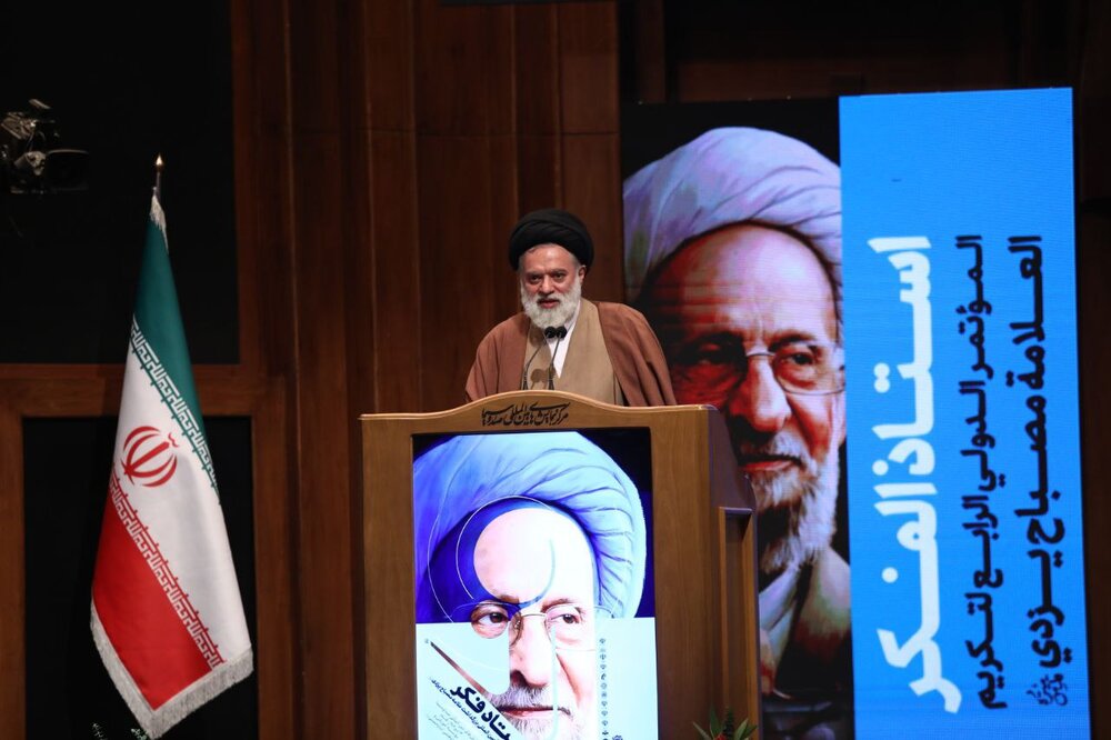 هیچ‌گاه عکس‌العملی از آیت الله مصباح یزدی در برابر رفتارهای ناجوانمردانه مشاهده نکردم