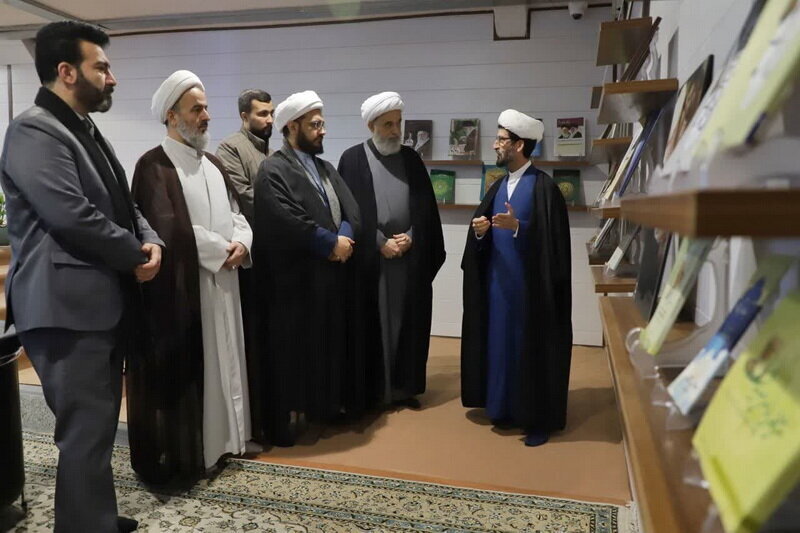 زيارة رئيس معهد القرآن والحديث لوكالة أنباء الحوزة + صور