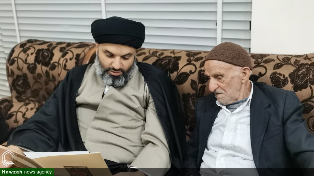 دیدار مدیر حوزه علمیه استان یزد با والدین طلبه شهید محمدرضا رجبی