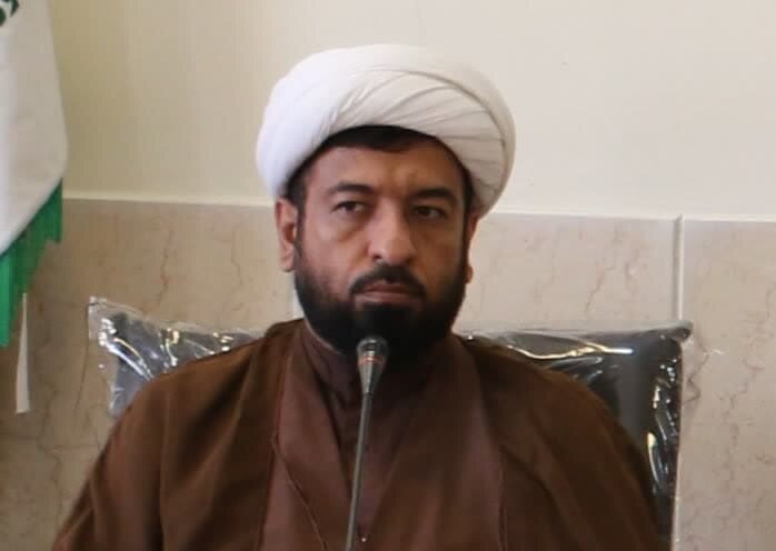 تقدم تزکیه بر تعلیم، دستور قرآن، سیره عالمان و تأکید امامین انقلاب است