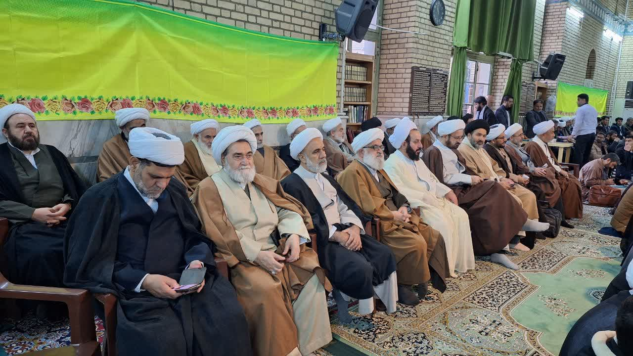 طلاب غیرایرانی یاد و خاطره شهید حاج قاسم و شهدای مقاومت را گرامی داشتند