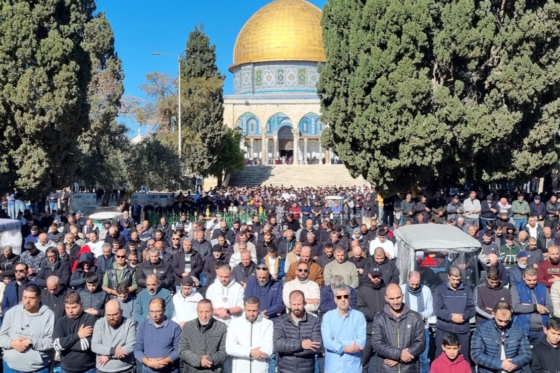 50,000 people perform Friday prayer at Al-Aqsa Mosque