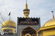 تصاویر/ شہادت امام علی نقی (ع) کے موقع پر حرم امام رضا (ع) سوگوار، سیاہ پرچم نصب