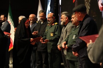 برگزیدگان دوسالانه هنرهای تجسمی و خوشنویسی سازمان بسیج هنرمندان کشور اعلام و تقدیر شدند