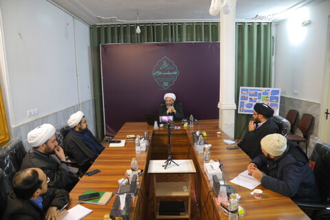 تصاویر / دوره مبانی فقهی اصول سیاست خارجی از منظر امامین انقلاب