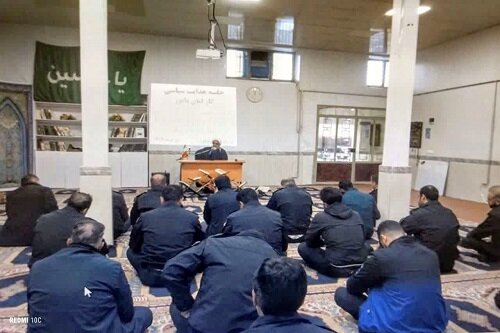 تکفیر اور سیکولرزم دشمنوں کے ہاتھوں میں موجود ایک ہی تلوار کے دو دھارے ہیں