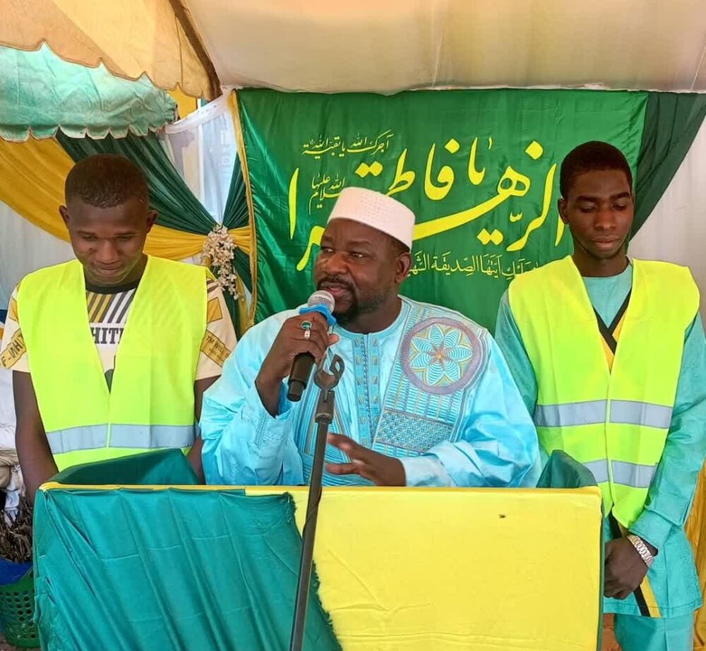 बुर्किना फासो में महिलाओं के लिए हज़रत फातिमा ज़हरा (स) की जीवनी पर एक सम्मेलन का आयोजन