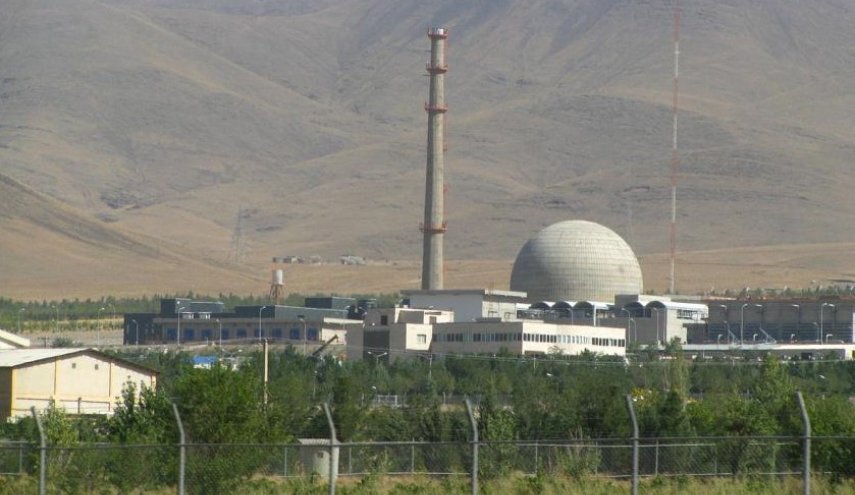 إيران تطلق مناورة دفاع جوي لحماية مركز نطنز النووي إيران تطلق مناورة دفاع جوي لحماية مركز نطنز النووي