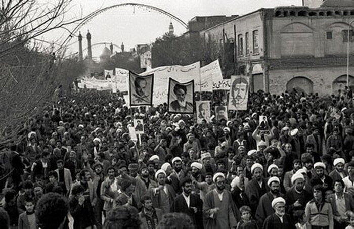 جماعة المدرسين: انتفاضة 19 دي (9 يناير 1978) رمز النضال ضد الاستبداد جماعة المدرسين: انتفاضة 19 دي (9 يناير 1978) رمز النضال ضد الاستبداد