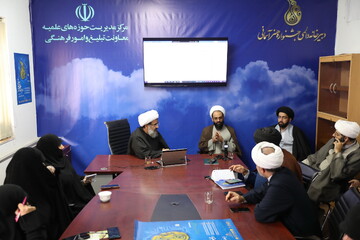 تصاویر/  آغاز داوری آثار دهمین جشنواره هنر آسمانی