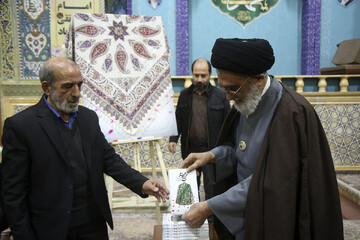 تصاویر/ رونمایی از کتاب «کنج حرم» در آیین خطبه‌خوانی خادمان حرم حضرت معصومه(س)