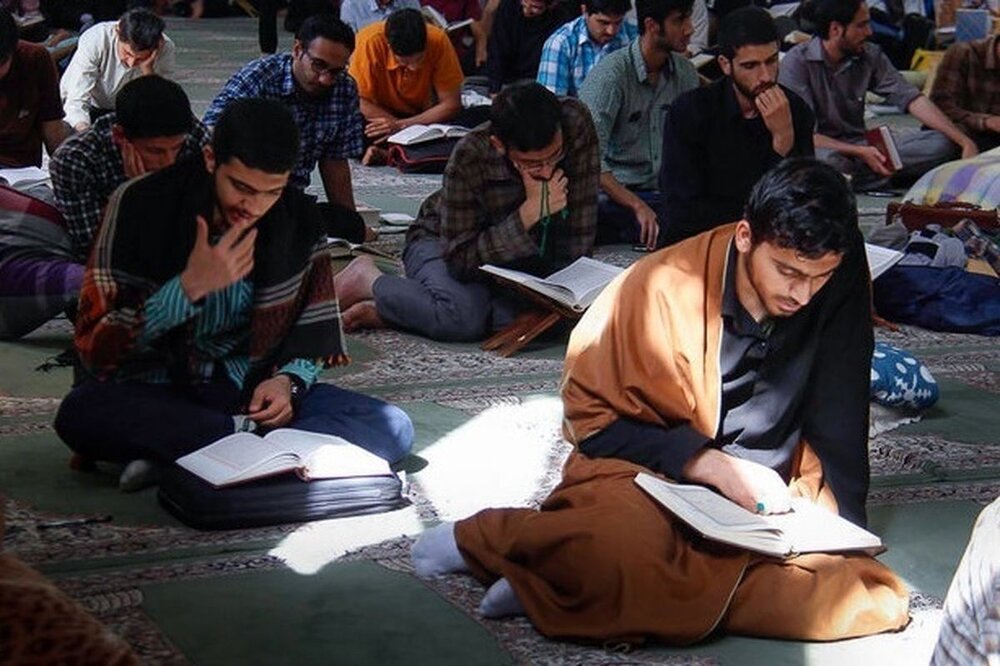 اعتکاف، تمرین کوتاه سبک زندگی سالم و تجربه لذت بخش معاشرت اسلامی است
