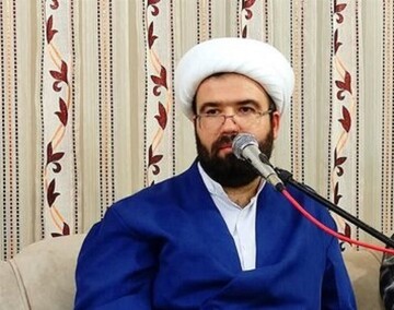 اعتکاف راه حل برون رفت از مشکلات است