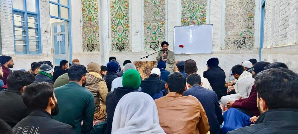 मेलबर्न के इमाम जुमा का नजफ़ दौरा: छात्रों के साथ शैक्षणिक और नैतिक सत्रों में समय और तज़कीया नफ़्स का महत्व