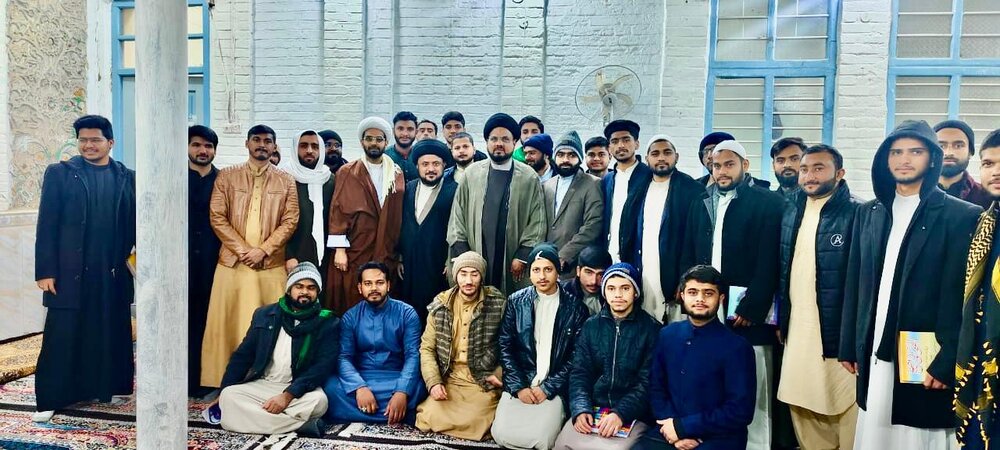 मेलबर्न के इमाम जुमा का नजफ़ दौरा: छात्रों के साथ शैक्षणिक और नैतिक सत्रों में समय और तज़कीया नफ़्स का महत्व