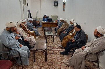 تصاویر/ نشست هم‌اندیشی اساتید مدرسه علمیه آیت‌الله مدنی(ره) کاشان