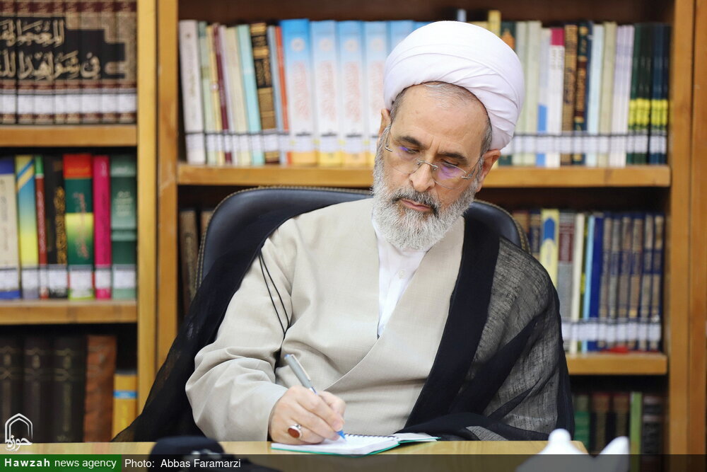 Ayatollah Arafi pays tribute to Senior Cleric