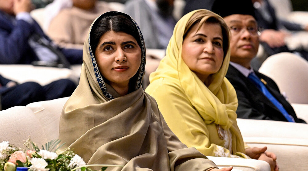 Nobel Peace Prize Laureate Malala Yousafzai (L) (photo by AFP)