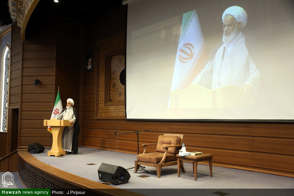 Photos/Première conférence en l'honneur des missionnaires internationaux d'Arbaeen