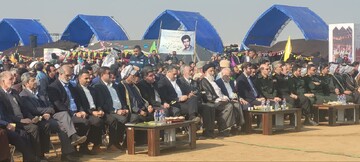 ریشه انقلاب با حضور مردم و خصوصا عشایر روز به روز قوی‌تر می‌شود