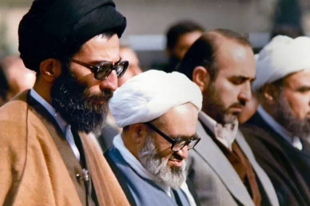 گزارش «حوزه نیوز» از برخی ائمه جمعه فارس در خصوص سالروز اقامه اولین نماز جمعه